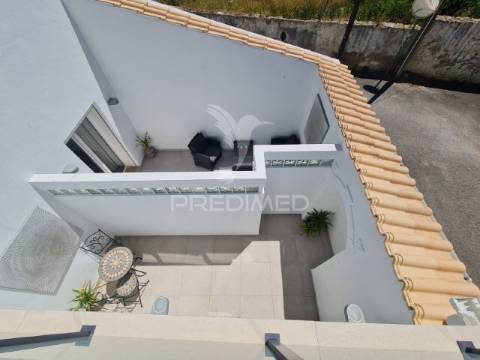 Moradia t2+t1 remodelada. 5min das praias dos salgados,  pêra e galé