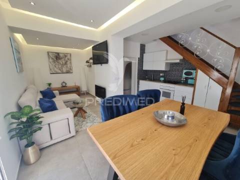 Moradia t2+t1 remodelada. 5min das praias dos salgados,  pêra e galé