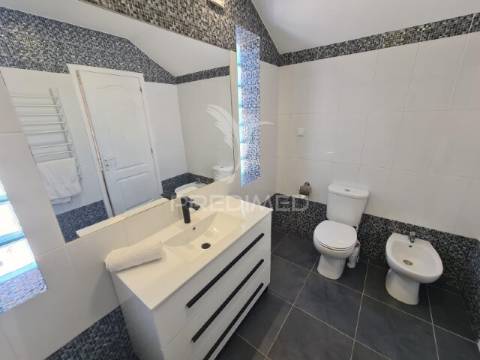 Moradia t2+t1 remodelada. 5min das praias dos salgados,  pêra e galé