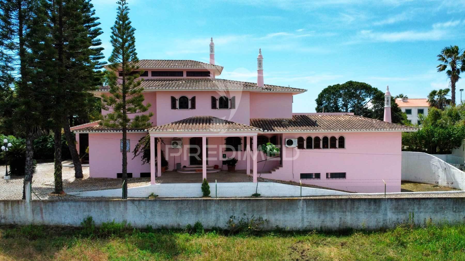 Grande moradia de luxo t5 em altura, perto da praia