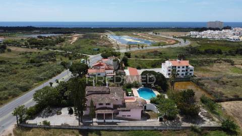 Grande moradia de luxo t5 em altura, perto da praia