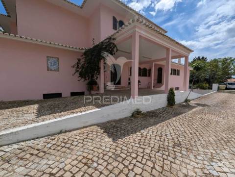 Grande moradia de luxo t5 em altura, perto da praia