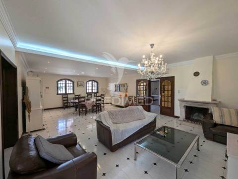 Grande moradia de luxo t5 em altura, perto da praia