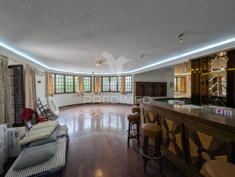 Grande moradia de luxo t5 em altura, perto da praia