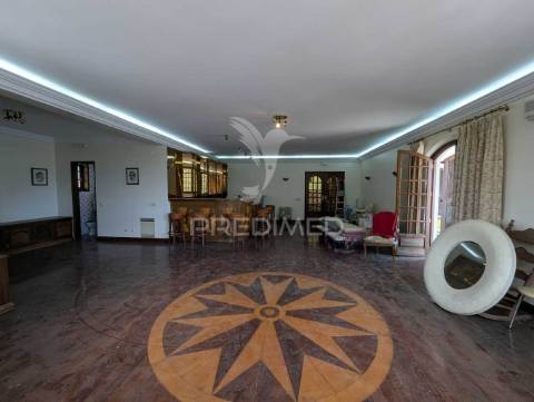 Grande moradia de luxo t5 em altura, perto da praia