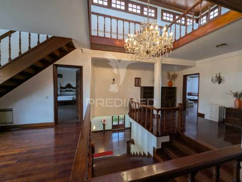 Grande moradia de luxo t5 em altura, perto da praia