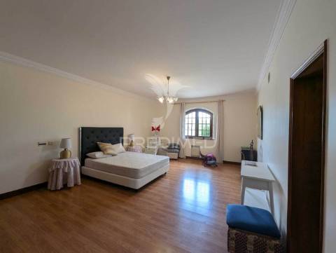 Grande moradia de luxo t5 em altura, perto da praia