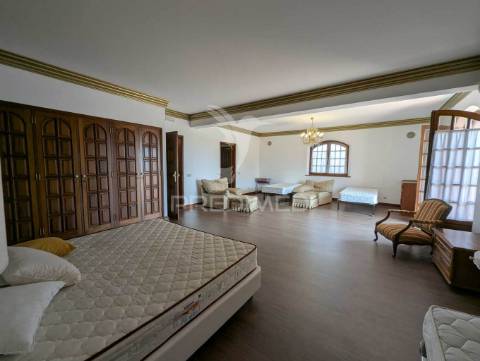 Grande moradia de luxo t5 em altura, perto da praia