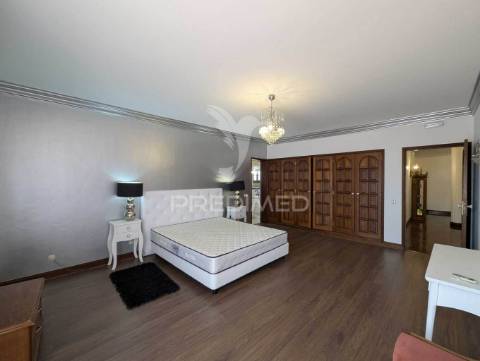 Grande moradia de luxo t5 em altura, perto da praia