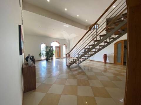 Moradia de sonho com 441 m² – espaço, conforto e elegância na povoa do valado aveiro