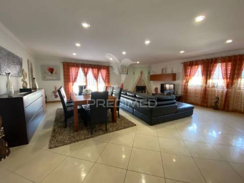 Moradia de sonho com 441 m² – espaço, conforto e elegância na povoa do valado aveiro