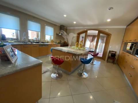 Moradia de sonho com 441 m² – espaço, conforto e elegância na povoa do valado aveiro