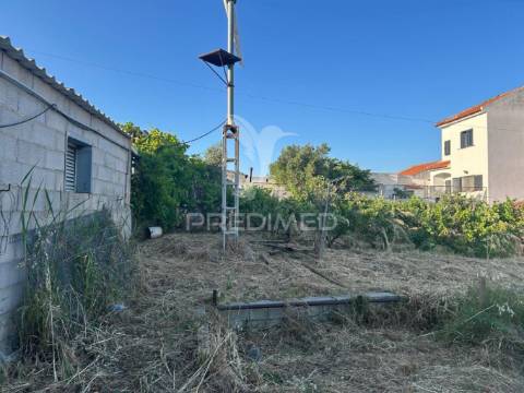 Terreno para moradia com 539m2 no carregado