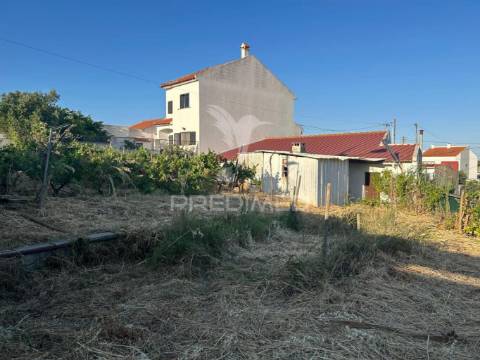 Terreno para moradia com 539m2 no carregado