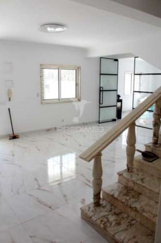 Moradia v5 com piscina, garagem e anexo – conforto e espaço para toda a família