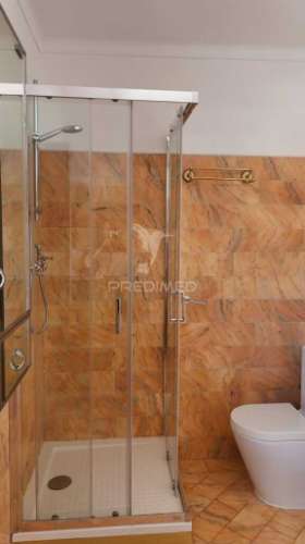 Moradia v5 com piscina, garagem e anexo – conforto e espaço para toda a família