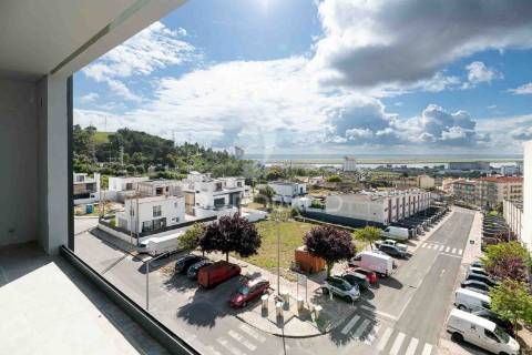 T2 com terraço de 66m2 e box, torres do palácio - sobradinho