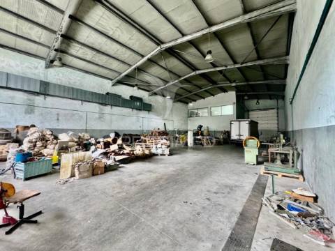 Armazém industrial em vila nova de sande - guimarães