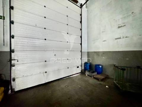 Armazém industrial em vila nova de sande - guimarães