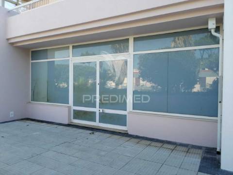 Espaço comercial na urbanização soltroia - setúbal