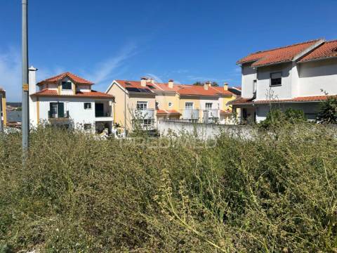 Terreno urbano  de 318m2 em alenquer