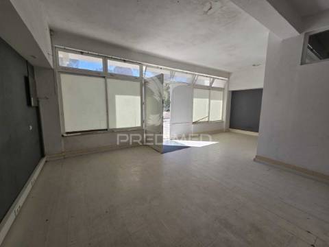 Espaço comercial na urbanização soltroia - setúbal