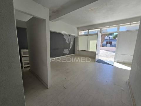 Espaço comercial na urbanização soltroia - setúbal