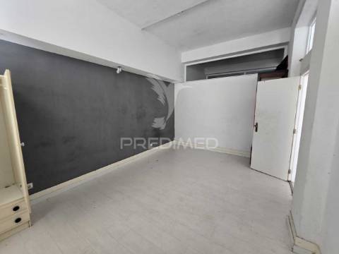 Espaço comercial na urbanização soltroia - setúbal