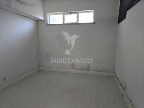 Espaço comercial na urbanização soltroia - setúbal