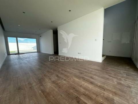 Moradia de luxo v3 com piscina elvas