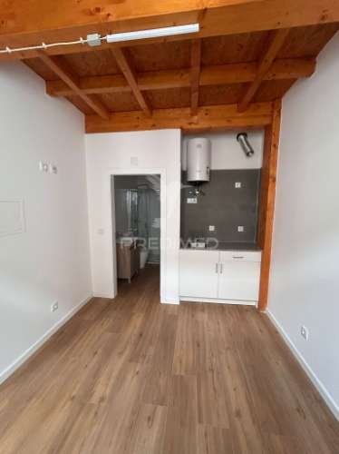 Prédio t 12  no centro histórico de coimbra