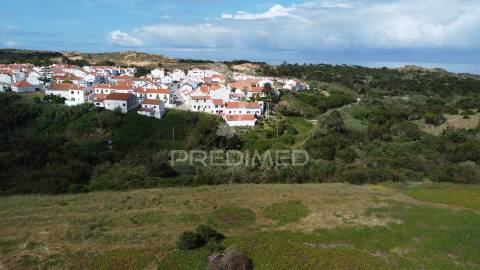 Herdade confinante com praia e linha mar