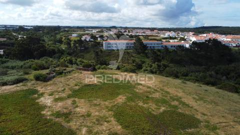 Herdade confinante com praia e linha mar