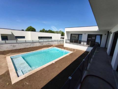 Moradia térria com piscina - panoias, braga (pronta)