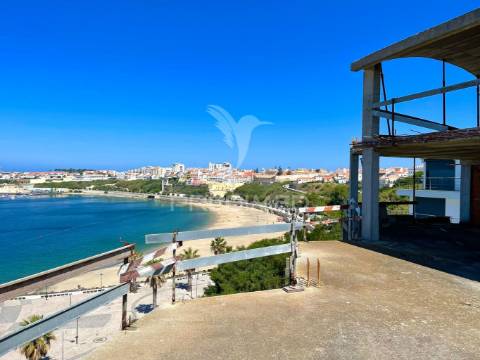 Moradia com vista mar em construção