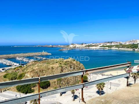 Moradia com vista mar em construção
