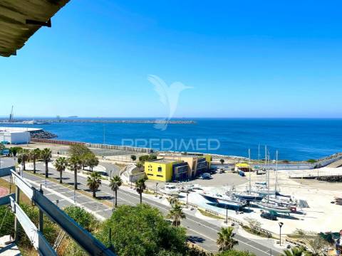 Moradia com vista mar em construção