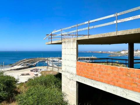 Moradia com vista mar em construção