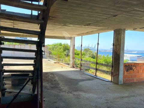 Moradia com vista mar em construção