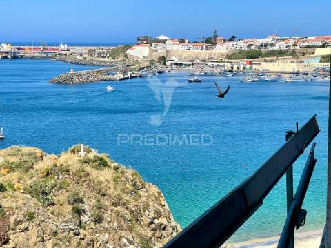 Moradia com vista mar em construção