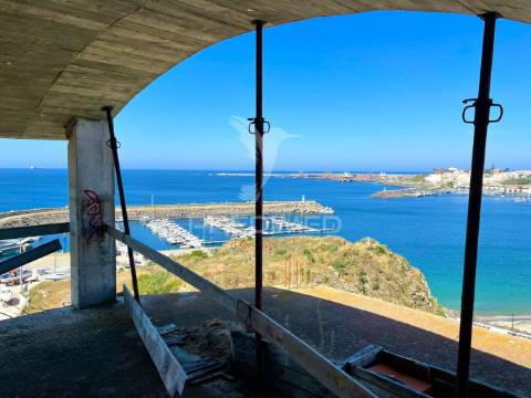 Moradia com vista mar em construção
