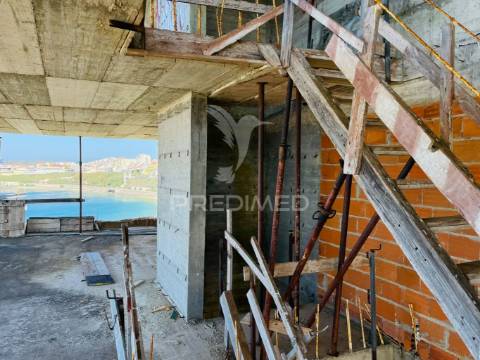 Moradia com vista mar em construção