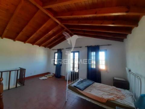 Moradia com piscina em cosntrução,agualva de cima, pegões.