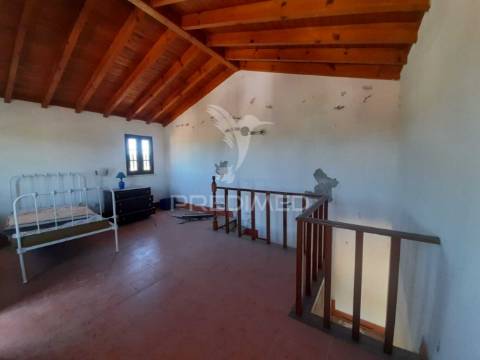 Moradia com piscina em cosntrução,agualva de cima, pegões.