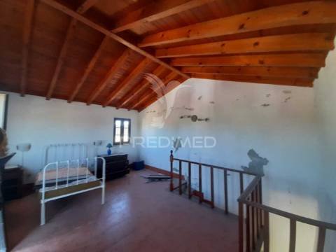 Moradia com piscina em cosntrução,agualva de cima, pegões.