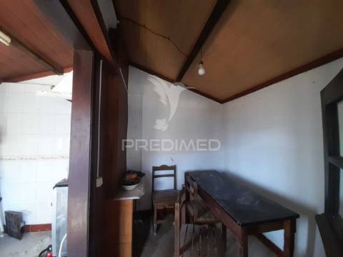 Moradia com piscina em cosntrução,agualva de cima, pegões.