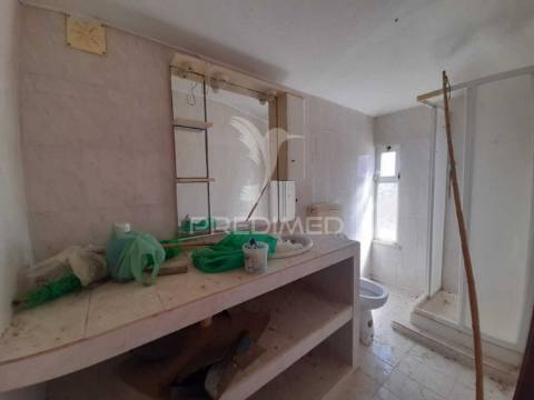 Moradia com piscina em cosntrução,agualva de cima, pegões.