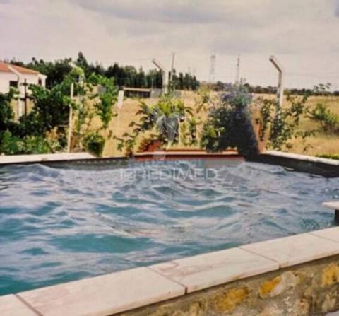 Moradia com piscina em cosntrução,agualva de cima, pegões.