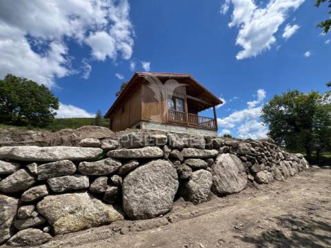 Duas moradias no empreendimento turístico no parque nacional da peneda-gerês