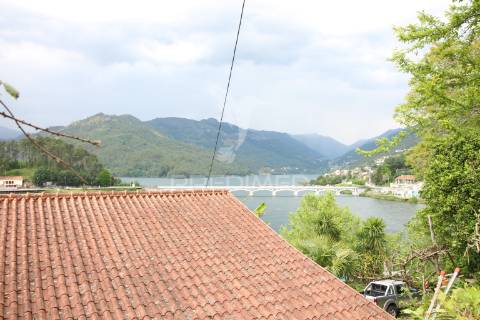 Moradia para restauro ventosa, vieira do minho, gerês braga